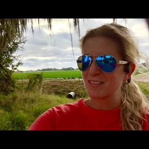 Meet your Posher, Candace